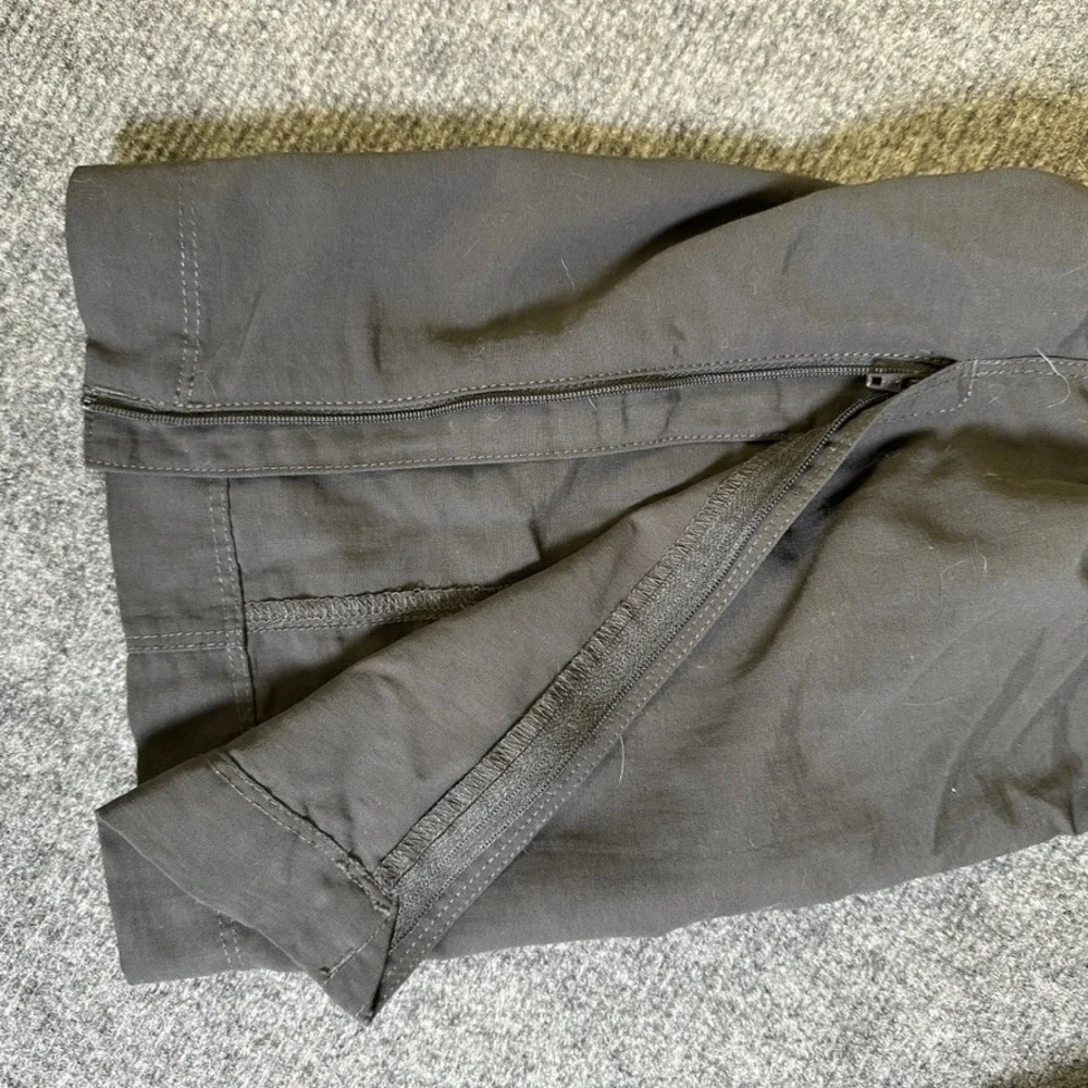 The North Face Mens Class V Belted Shorts Asphalt Grey Nylon Hiking Medium